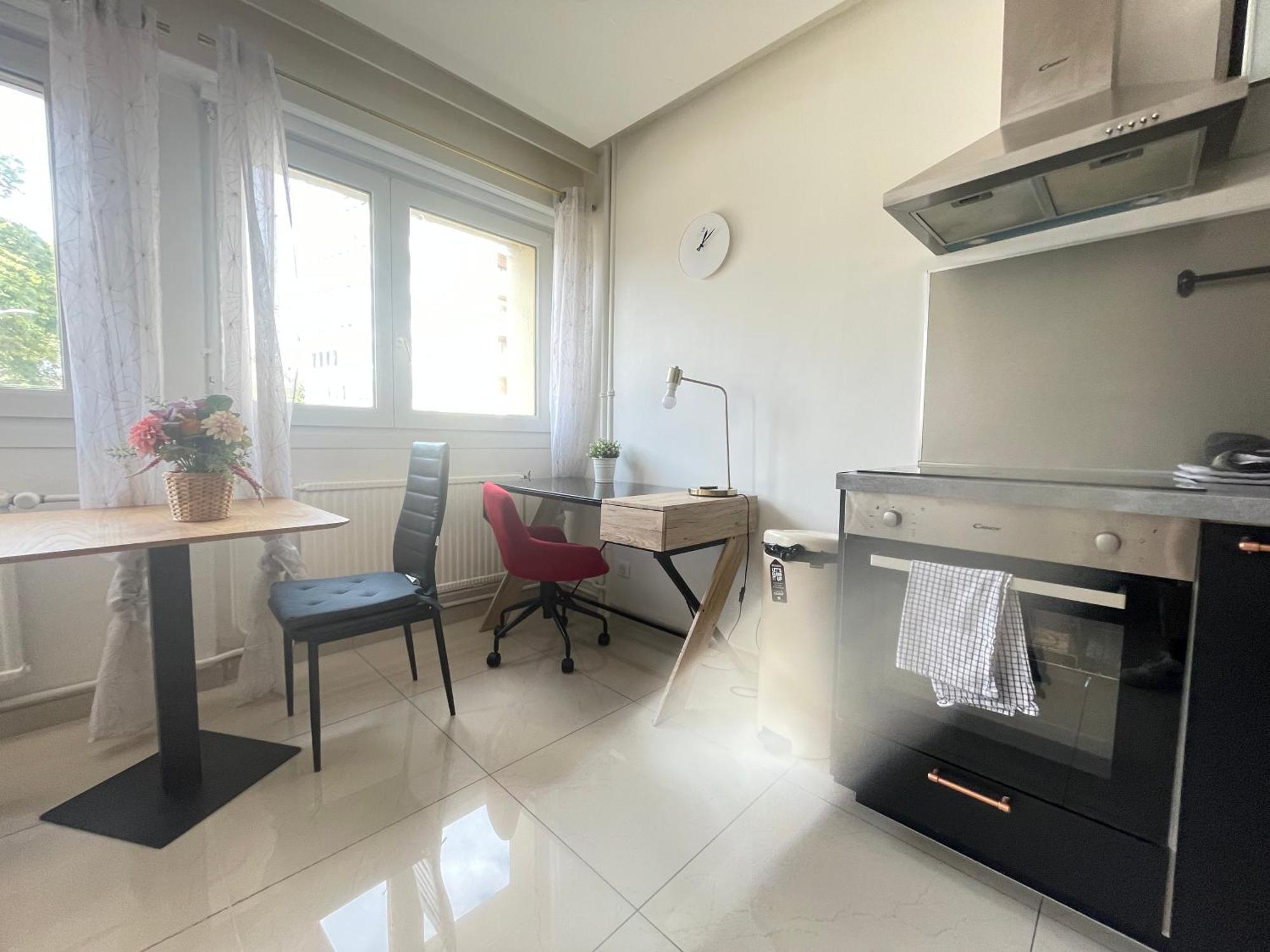 Plantiere - Studio Centre Quartier Queuleu - 2 Personnes Apartment Metz Bagian luar foto