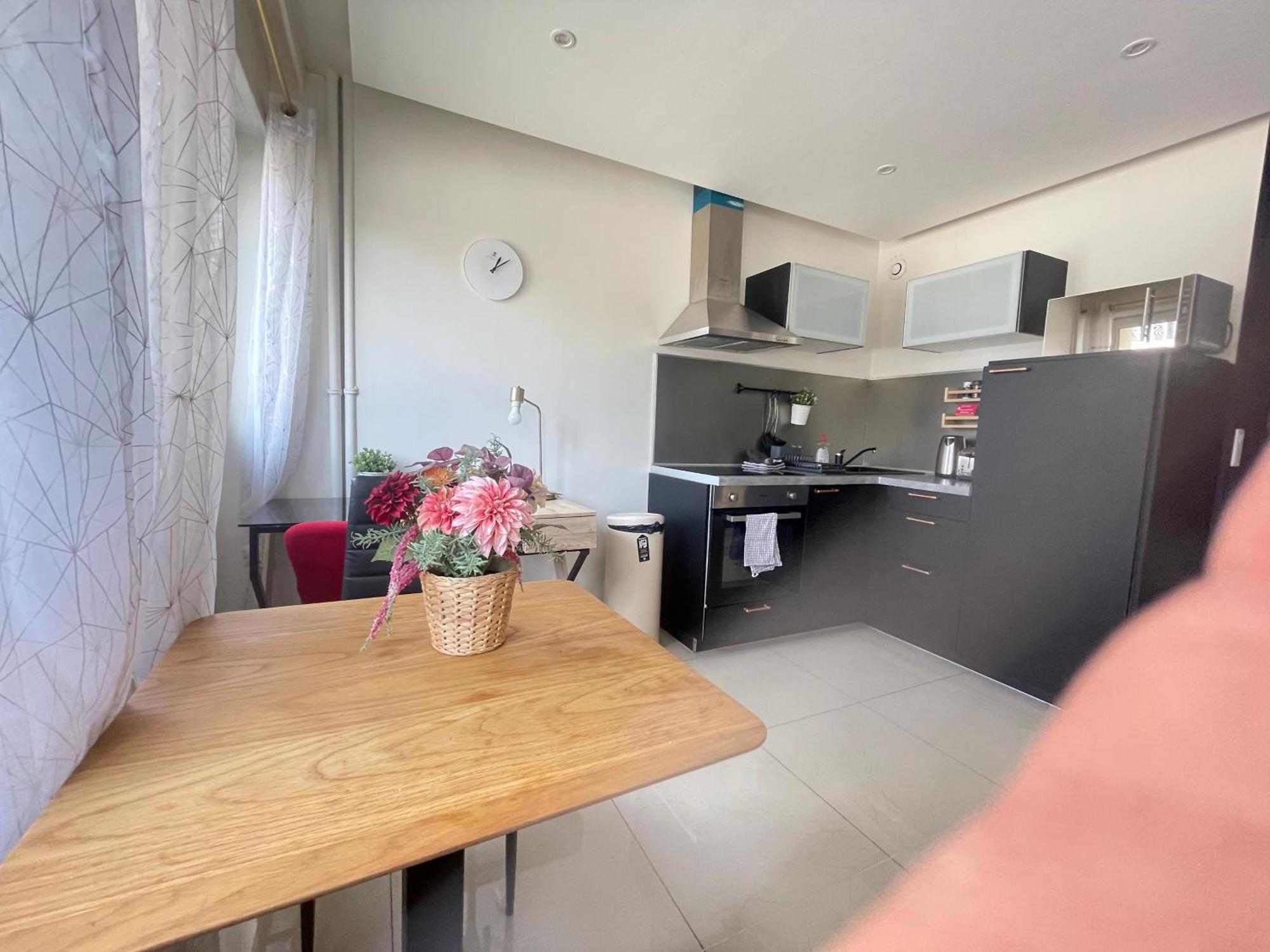 Plantiere - Studio Centre Quartier Queuleu - 2 Personnes Apartment Metz Bagian luar foto